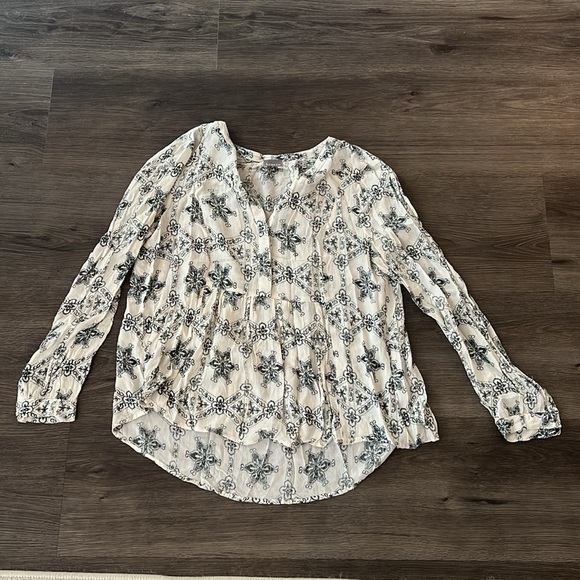 Braeve Flowy Blouse - Picture 2 of 4